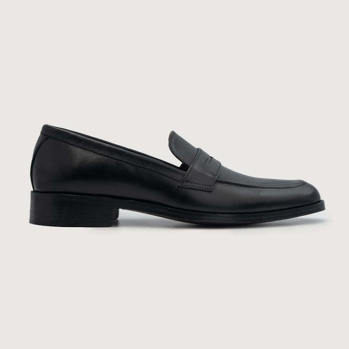 Black Full-Grain leather Loafers - Rámová konstrukce Goodyear welt a špička obuvi