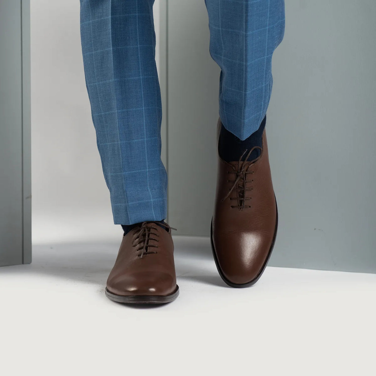 Tailored Rib Cuffs & Hem Craftsmanship Construction Detail on Director Wholecut Hnědá Kožená obuv pro Pány For Men