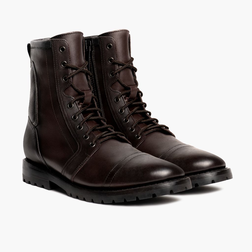Casa Moto Old English Kožené boty pro Pány in Classic Full-Grain Leather - Přední pohled a přiléhavá silueta | Koupit online