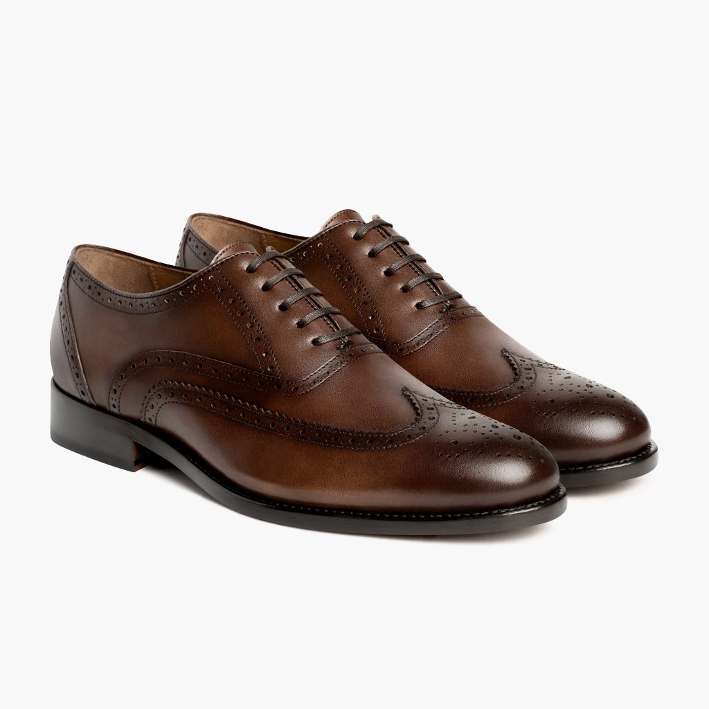 Aviator Cinnamon Kožená obuv pro Pány in Classic Full-Grain Leather - Přední pohled a přiléhavá silueta | Koupit online