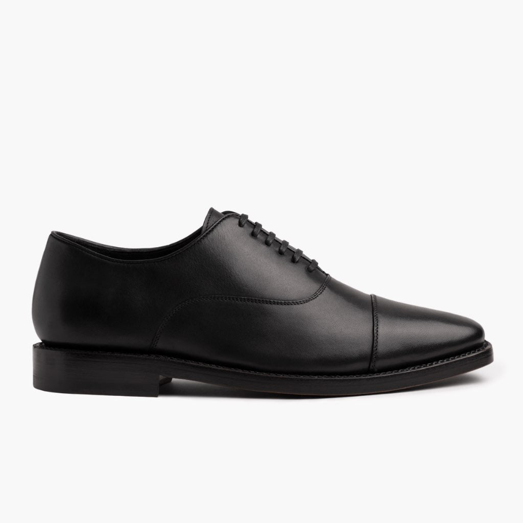 Black Full-Grain leather Sneakers - Rámová konstrukce Goodyear welt a špička obuvi