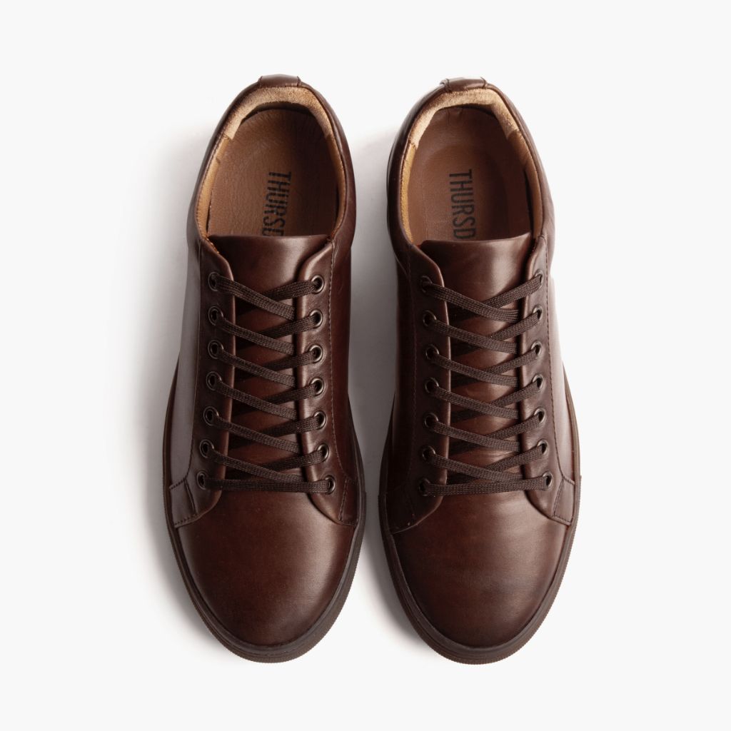Premier Low Top Old English Kožené tenisky pro Pány For Men - Zesílený opatek a precizní dvojité prošití