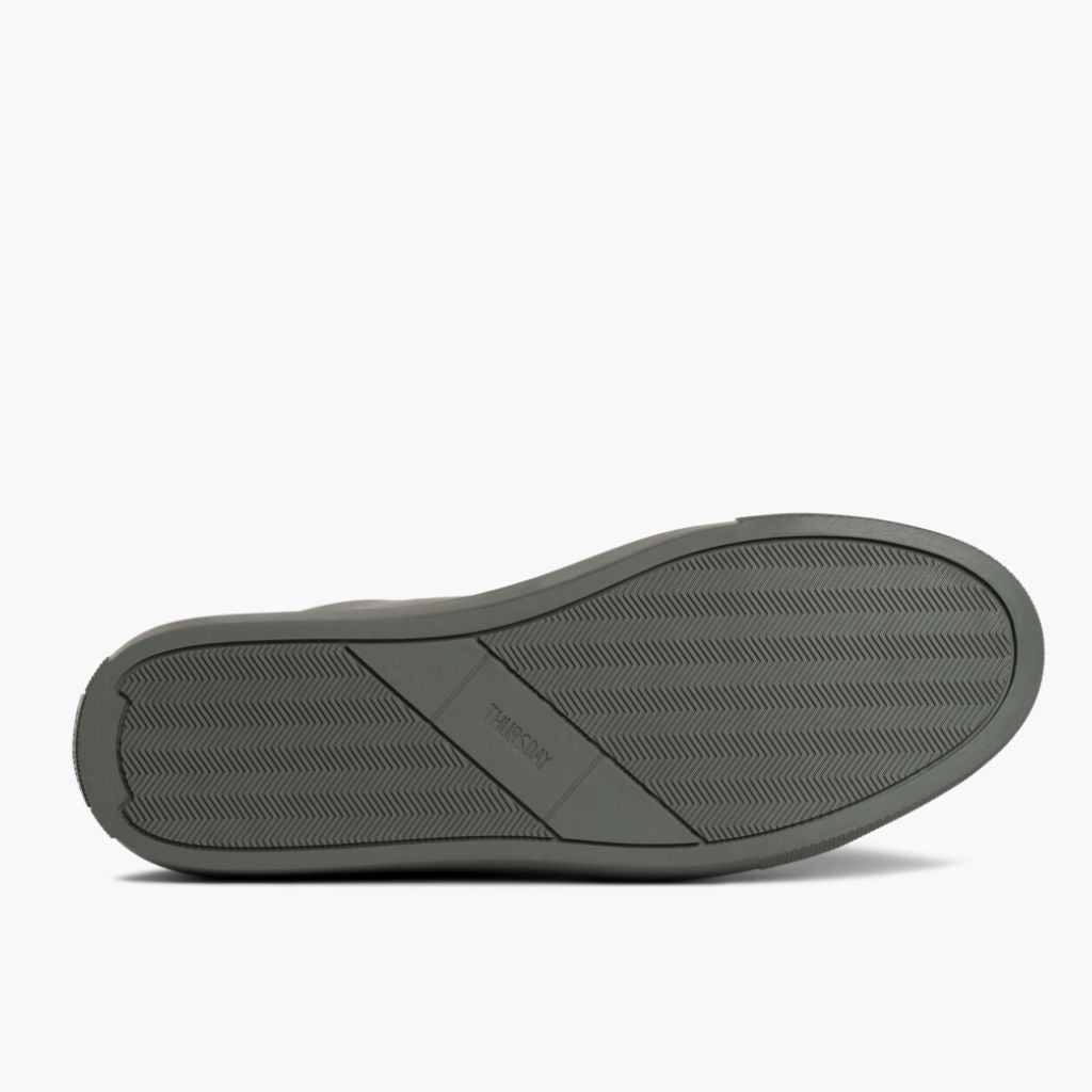 High-Traction Rubber Outsole & Lug Tread Pattern on Premier Low Top Grey Kožené tenisky pro Pány For Men