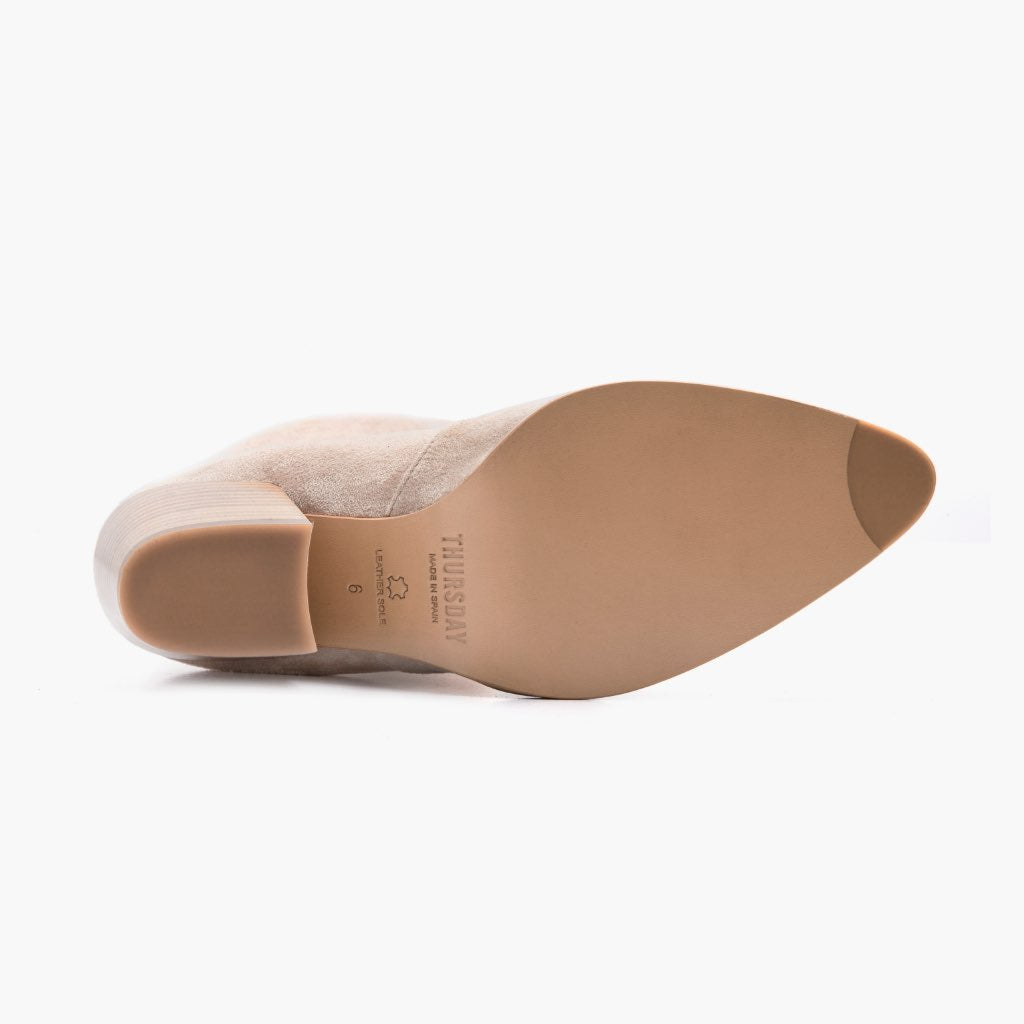 High-Traction Rubber Outsole & Lug Tread Pattern on Tempest Sand Kožené boty pro Dámy