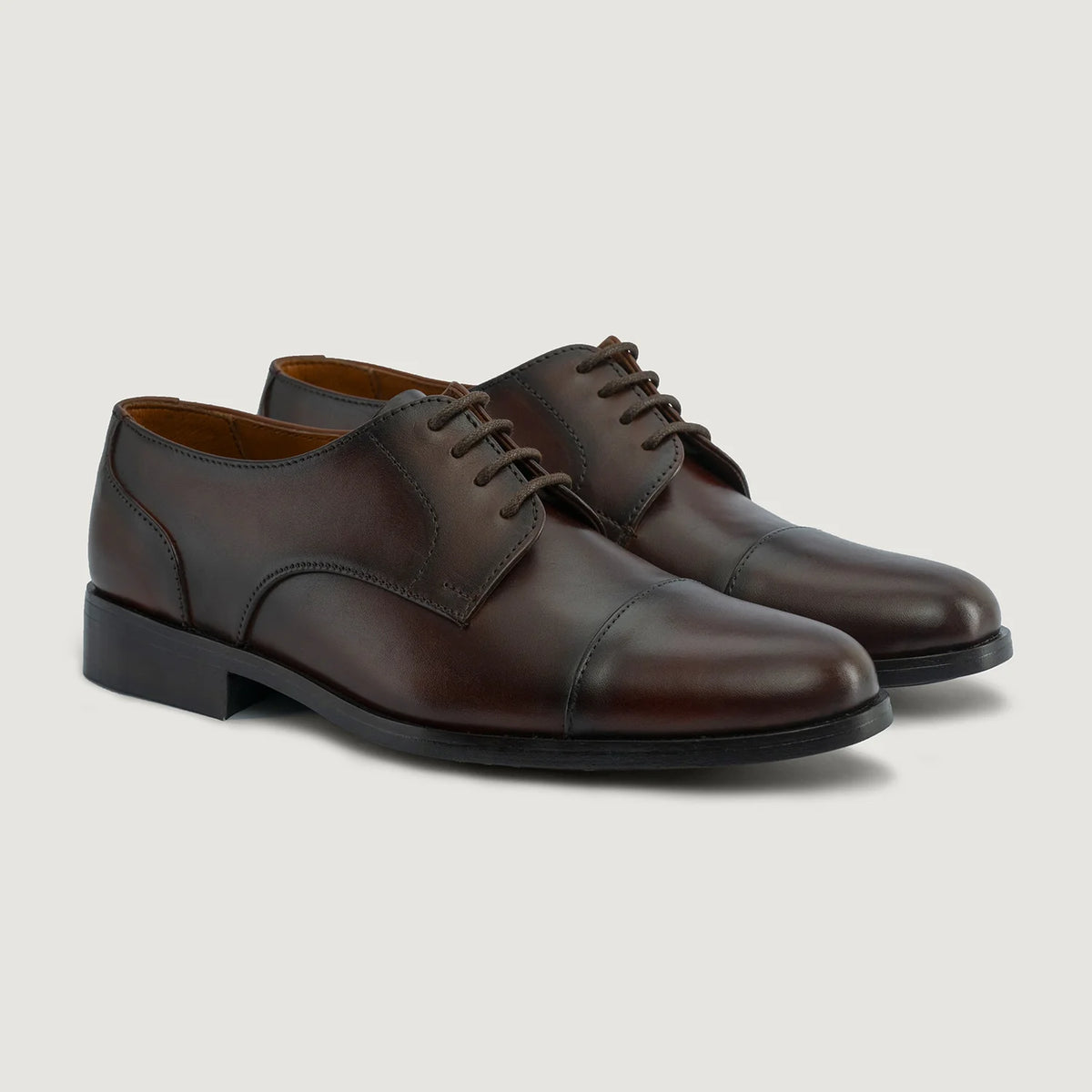 Attorney Derby Brown Leather Shoes For Men in Burnished Brown Full-Grain Leather - Boční pohled | Koupit online