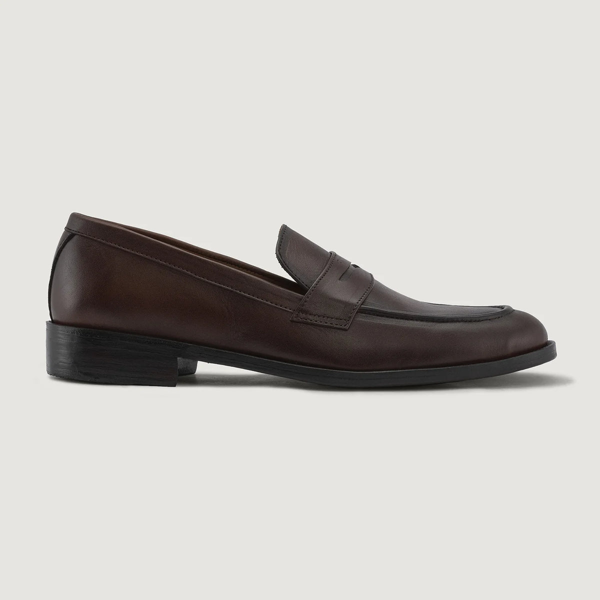 Burnished Brown Full-Grain leather Loafers - Rámová konstrukce Goodyear welt a špička obuvi