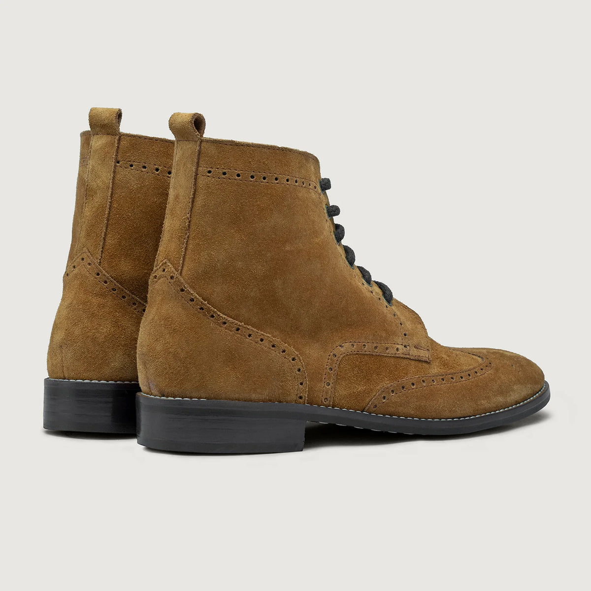 Duster Brogues Derby Hnědá Suede Kožené boty - StudGuard pro Pány - Boční pohled ukazující ergonomický střih rukávů