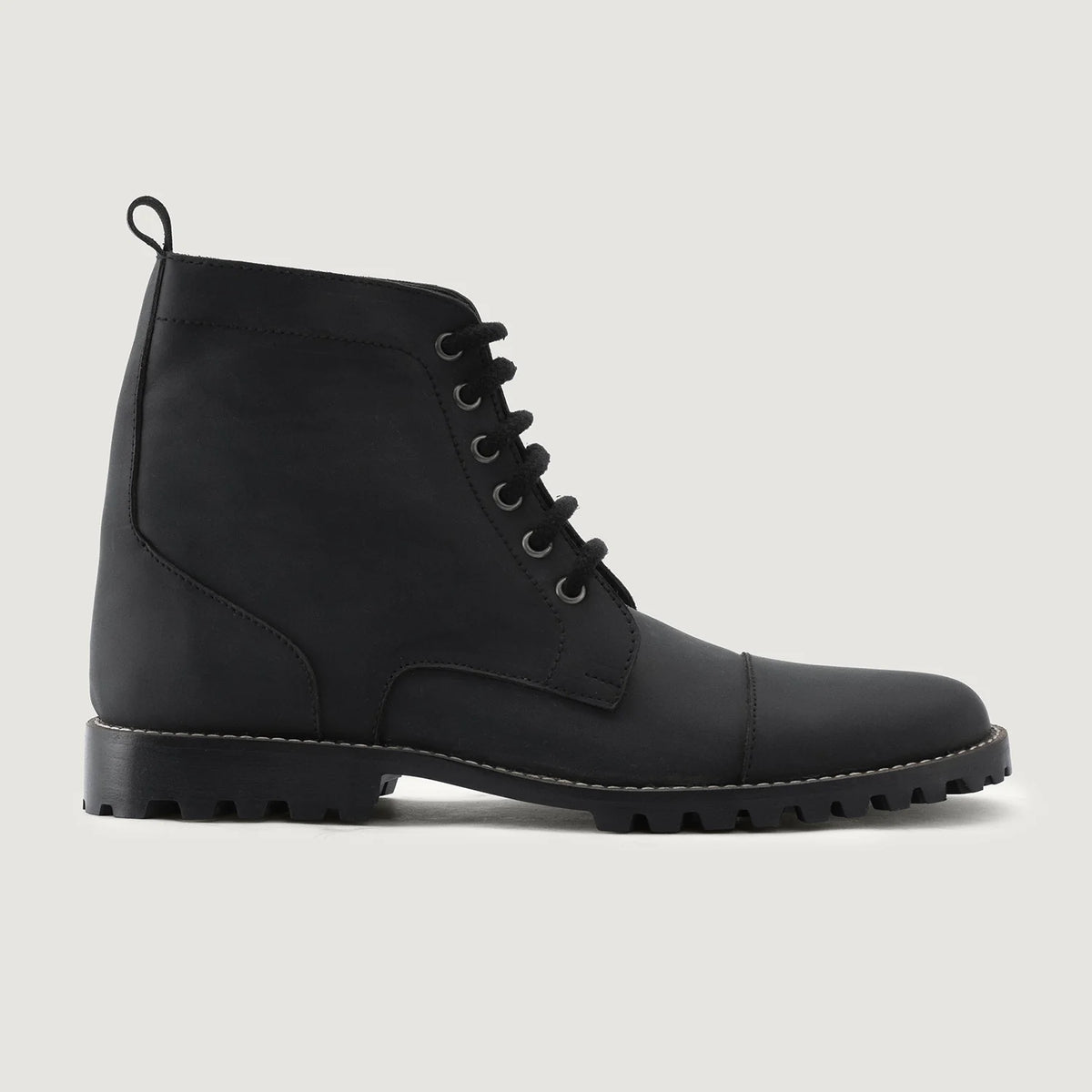 Matte Black Full-Grain leather Boots - Rámová konstrukce Goodyear welt a špička obuvi