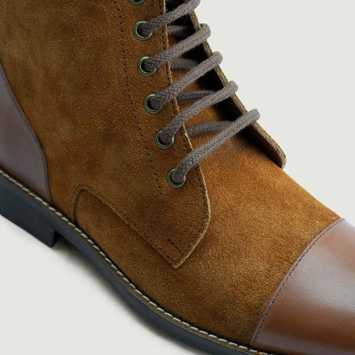 High-Traction Rubber Outsole & Lug Tread Pattern on Knight Derby Světle hnědá & Hnědá Kožené boty - StudGuard pro Pány