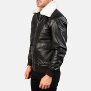 
Black Sheepskin Leather Bomber Jacket - Zadní pohled s definovanými rameny a čistým lemem