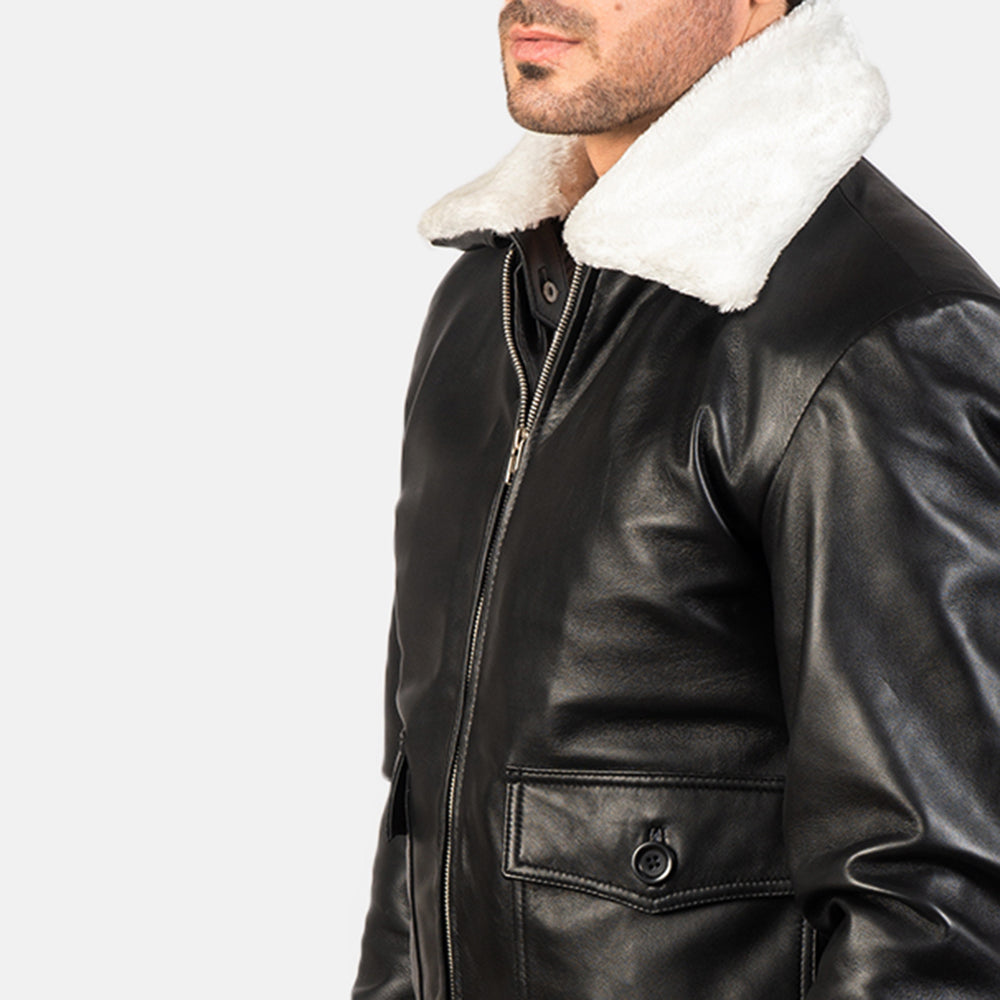 
Pohled na podšívku Showing Quilted Viscose Lining & Dvě funkční vnitřní kapsy