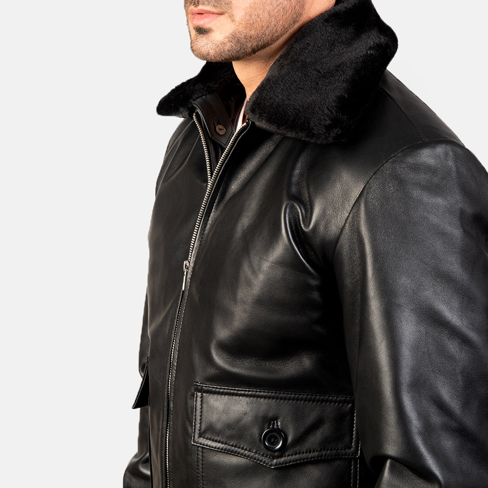 
Pohled na podšívku Showing Quilted Viscose Lining & Dvě funkční vnitřní kapsy