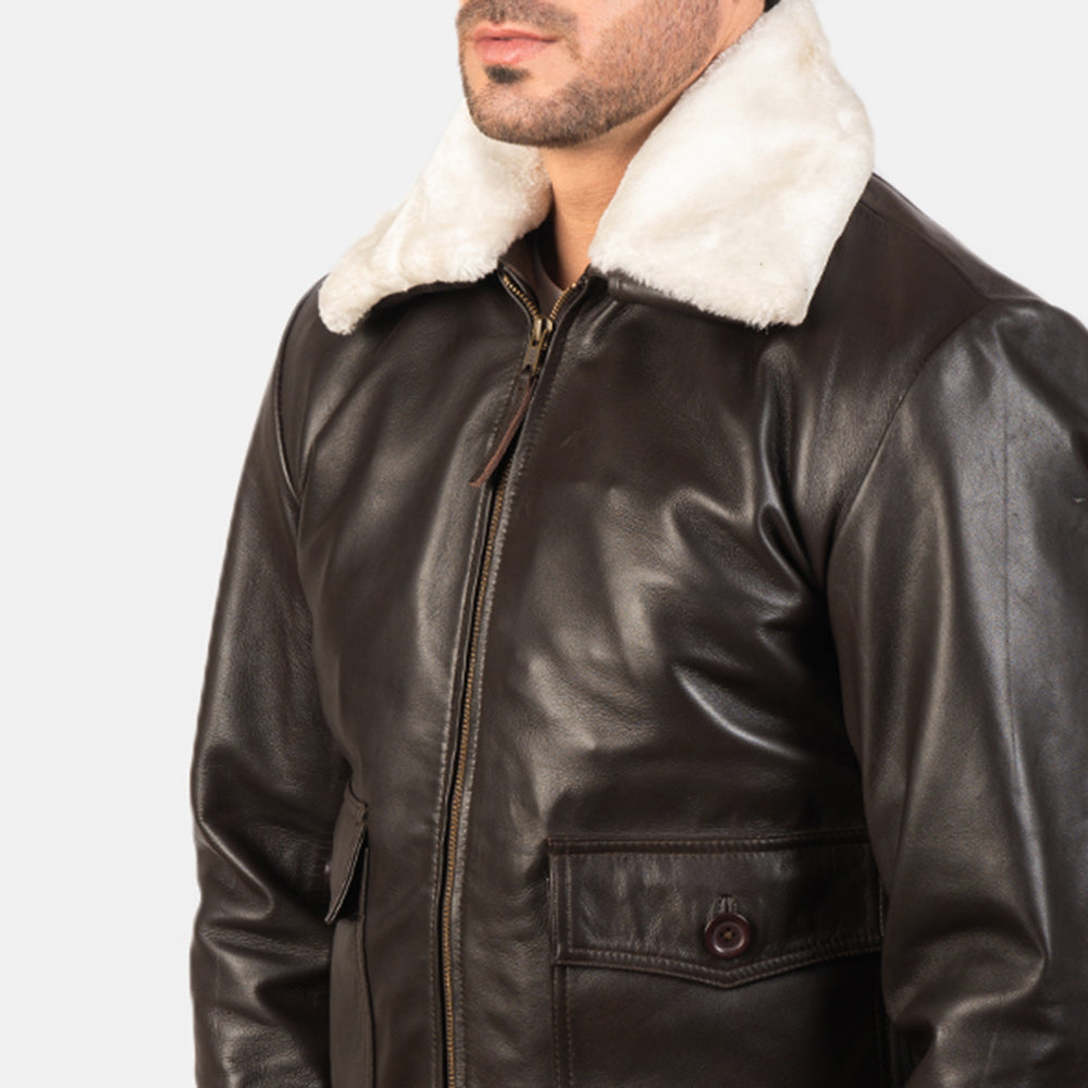 
Pohled na podšívku Showing Quilted Viscose Lining & Dvě funkční vnitřní kapsy