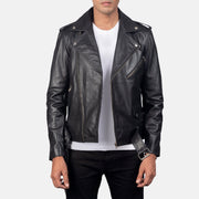 
Allaric Alley Black Leather Biker Jacket in Black Cowhide Leather - Přední pohled a přiléhavá silueta | Koupit online