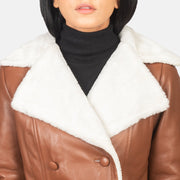 
Pohled na podšívku Showing Fully Faux Fur Lined & Dvě funkční vnitřní kapsy