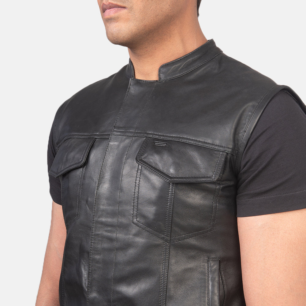 
Pohled na podšívku Showing Quilted Polyester Lining & Dvě funkční vnitřní kapsy