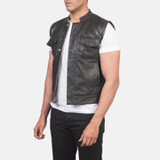 
Brown Sheepskin Leather Biker Jacket - Zadní pohled s definovanými rameny a čistým lemem