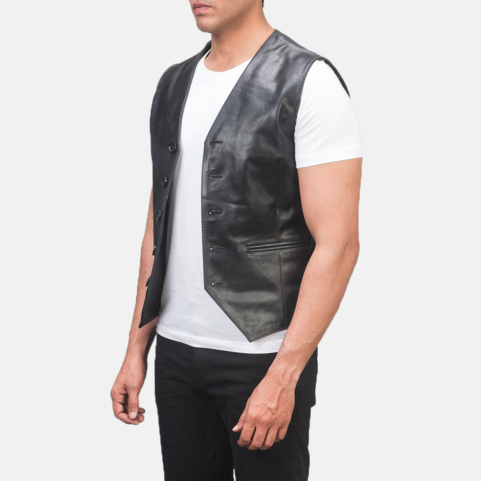 
Black Cowhide leather Vest - Zadní pohled s definovanými rameny a čistým lemem