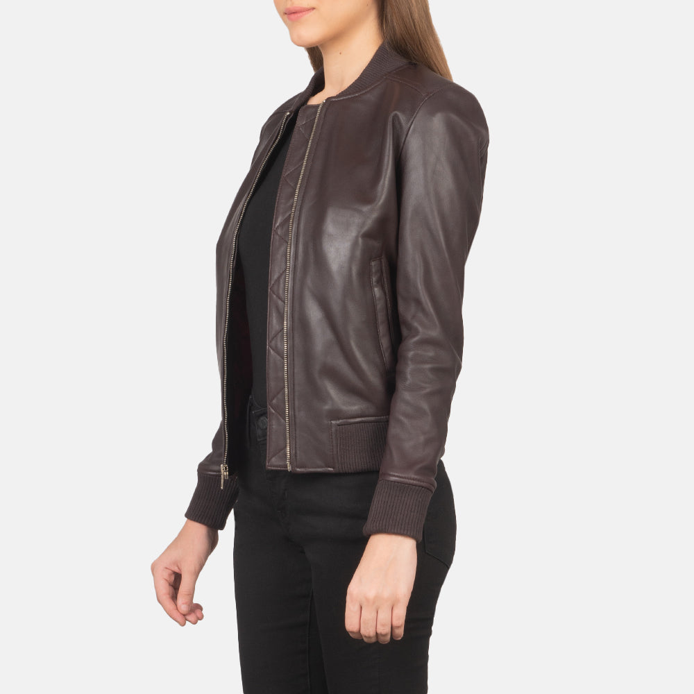 
Maroon Sheepskin Leather Bomber Jacket - Zadní pohled s definovanými rameny a čistým lemem