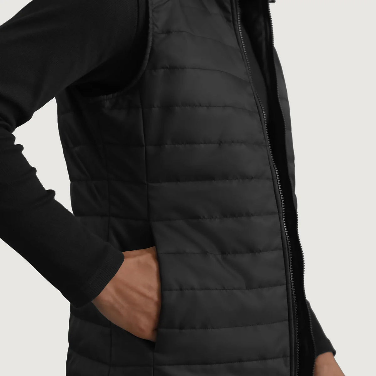 
Pohled na podšívku Showing Quilted Viscose Lining & Dvě funkční vnitřní kapsy