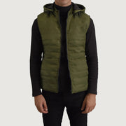
Carlo Olivově zelená Prošívaná vesta s kapucí pro Pány in Green Full-Grain Leather - Přední pohled a přiléhavá silueta | Koupit online