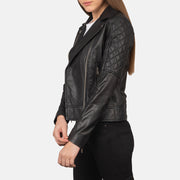 
Black Goatskin Leather Biker Jacket - Zadní pohled s definovanými rameny a čistým lemem
