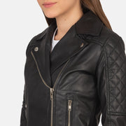 
Pohled na podšívku Showing Quilted Polyester Lining & Dvě funkční vnitřní kapsy