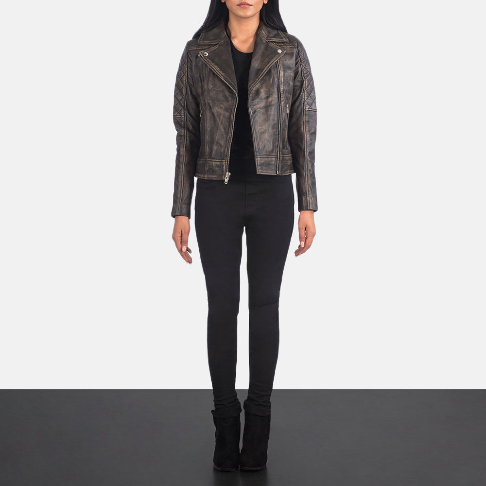 
Carolyn Quilted Distressed Brown Biker Jacket - Boční pohled ukazující ergonomický střih rukávů