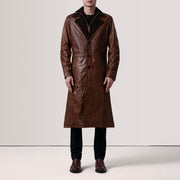 
Distressed Brown Sheepskin Burnished Leather Coat - Zadní pohled s definovanými rameny a čistým lemem