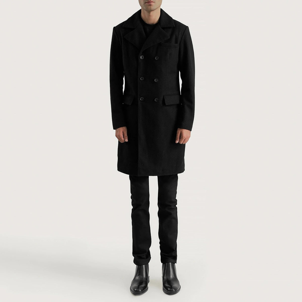 
Claud Black Wool Double Breasted Coat - Boční pohled ukazující ergonomický střih rukávů