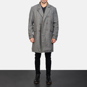 
Claud Grey Wool Double Breasted Coat - Boční pohled ukazující ergonomický střih rukávů