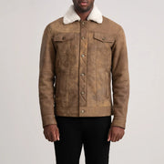 
Detailní pohled of Classic Collar & Button Hardware on Dallis Snuffed Brown Shearling Trucker Jacket