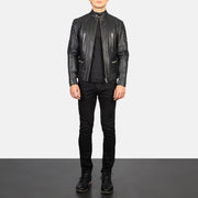
Damian Grey Suede Biker Jacket - Boční pohled ukazující ergonomický střih rukávů