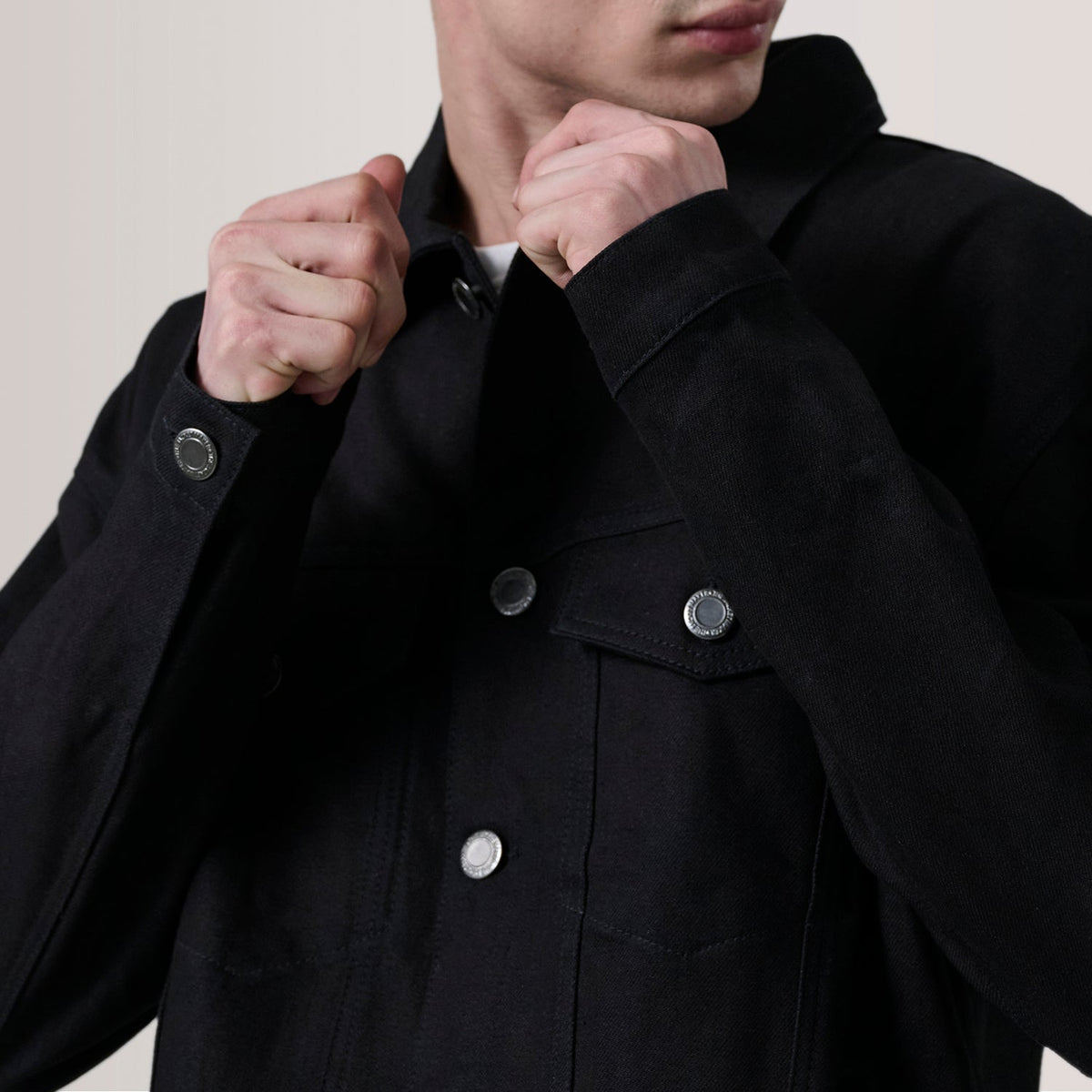 
Pohled na podšívku Showing Quilted Viscose Lining & Dvě funkční vnitřní kapsy
