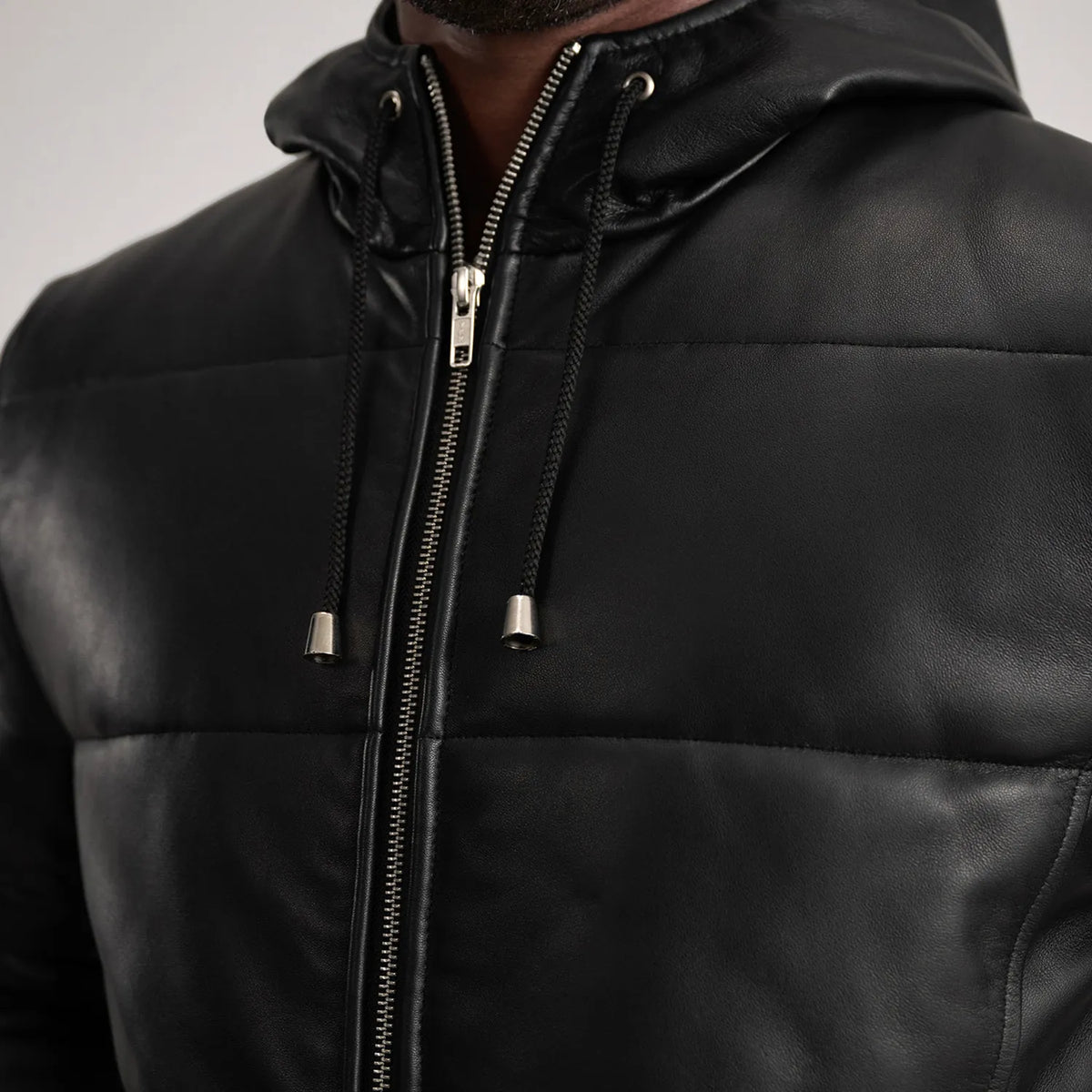 
Pohled na podšívku Showing Polyester Lining & Dvě funkční vnitřní kapsy