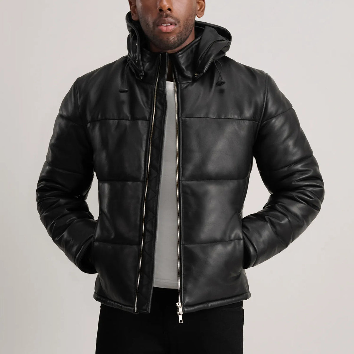 
Gordon Tan Hooded Leather Puffer Jacket in Tan Brown Sheepskin Leather - Přední pohled a přiléhavá silueta | Koupit online