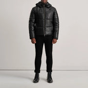 
Gordon Tan Hooded Leather Puffer Jacket - Boční pohled ukazující ergonomický střih rukávů