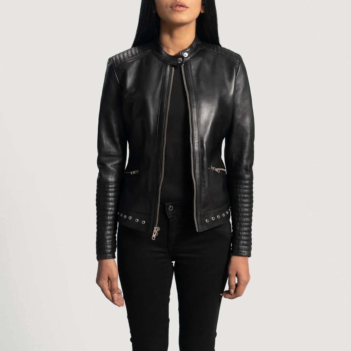 
Black Sheepskin Leather Biker Jacket - Zadní pohled s definovanými rameny a čistým lemem