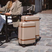 
Detailní pohled of Classic Collar & Heavy-Duty Zipper Hardware on Hand Luggage Suitcase Zuna pro Dámy pro Dámy