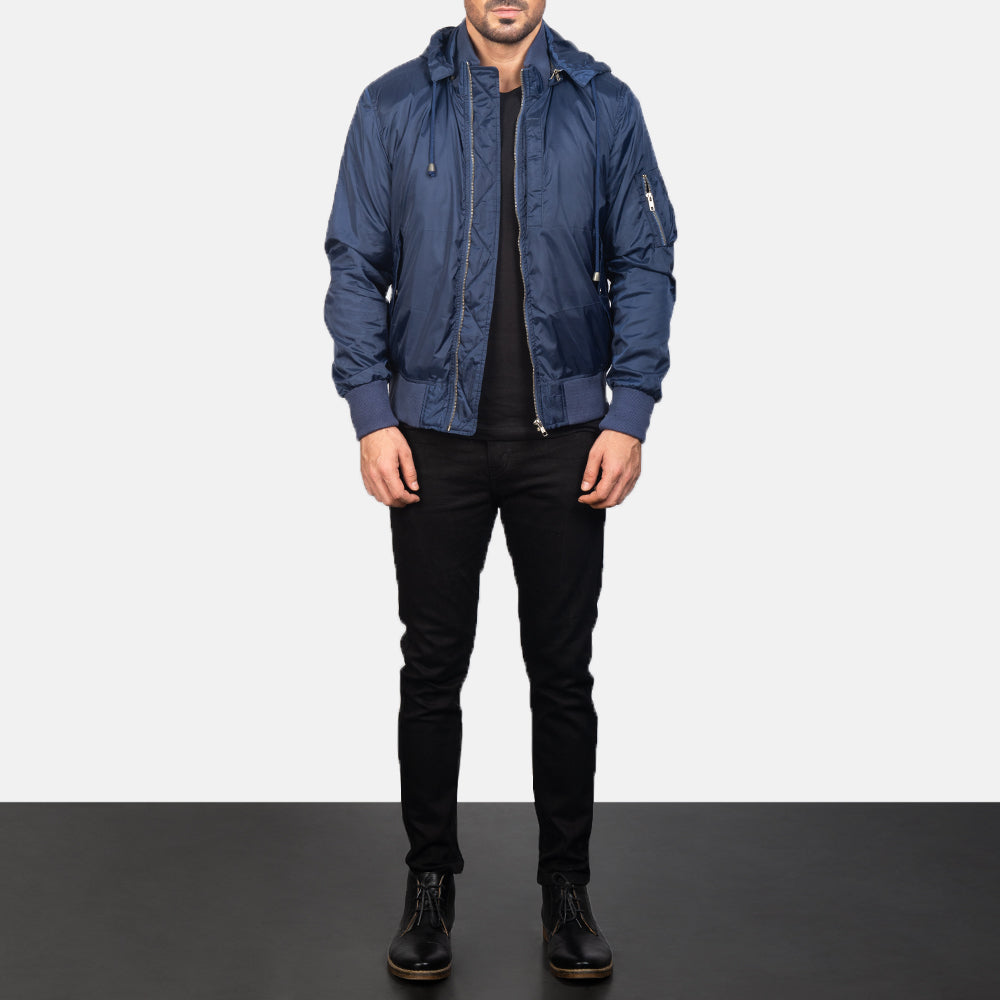 
Blue Hooded Bomber Jacket - Boční pohled ukazující ergonomický střih rukávů