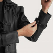 
Detailní pohled of Shirt collar with a large hood & Belted Hardware on Huntsman Černá Hooded Kožený trenčkot pro Pány