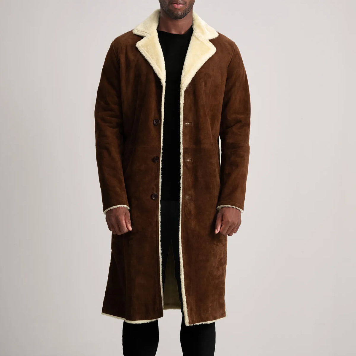 
Kolby Brown Suede Shearling Long Coat in Brown Goatskin Suede - Přední pohled a přiléhavá silueta | Koupit online