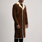 
Brown Goatskin Suede Aviator Jacket - Zadní pohled s definovanými rameny a čistým lemem