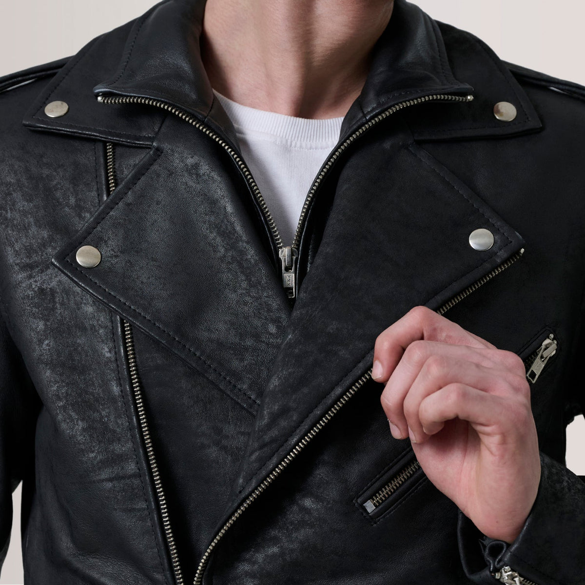 
Pohled na podšívku Showing Quilted Polyester Lining & Dvě funkční vnitřní kapsy