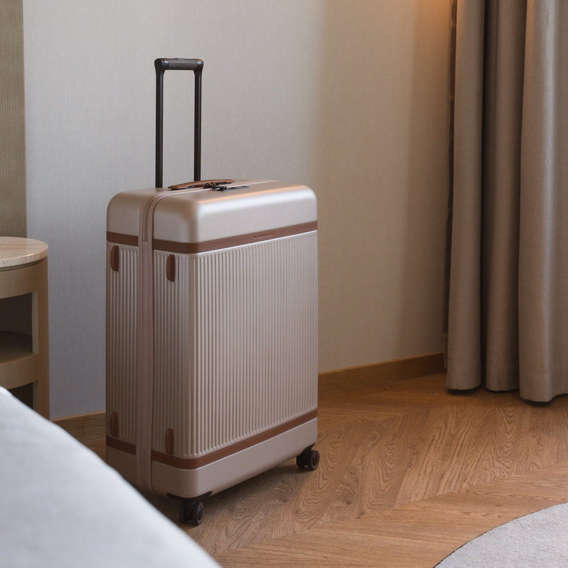 Large Suitcase Zuna pro Dámy