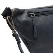 
Pohled na podšívku Showing Dedicated Padded Laptop Sleeve & Multi-Compartment Organization
