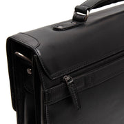 
Pohled na podšívku Showing Dedicated Padded Laptop Sleeve & Multi-Compartment Organization