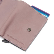 
Pohled na podšívku Showing Dedicated Padded Laptop Sleeve & Multi-Compartment Organization