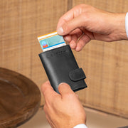 
Classic 100% Full-Grain Leather Card Holder - Zadní pohled se zesílenými koženými popruhy