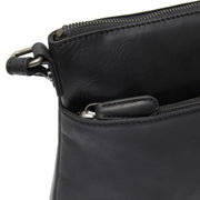 
Pohled na podšívku Showing Dedicated Padded Laptop Sleeve & Multi-Compartment Organization